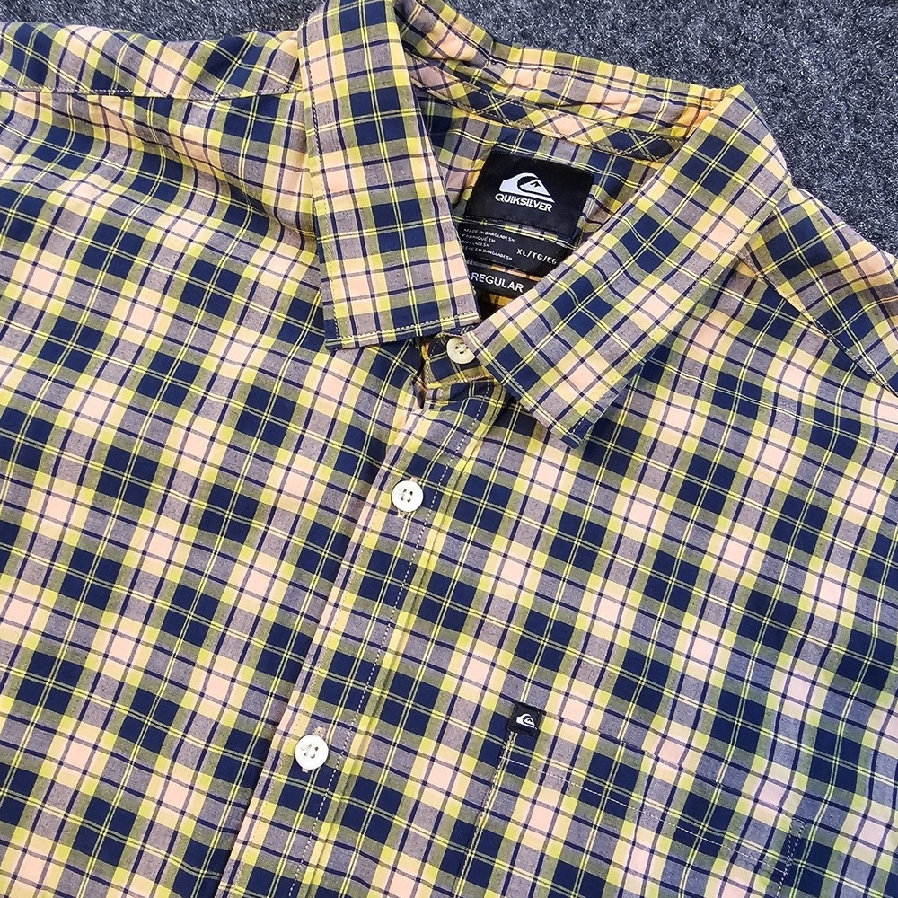 Quiksilver Plaid Button Up Shirt Mens XL Blue Peach Yellow Short Sleeve Surf